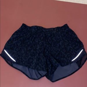 Lululemon Hotty Hot Shorts 4”